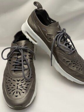 Women's Size 8.5 Nike Women's Air Max Thea Joli Lace Up Sneakers